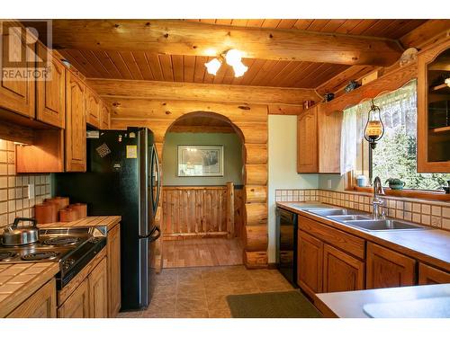 811 Chasm Road, Clinton, BC - Indoor Photo Showing Kitchen With Double Sink