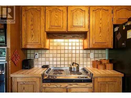 811 Chasm Road, Clinton, BC - Indoor Photo Showing Kitchen