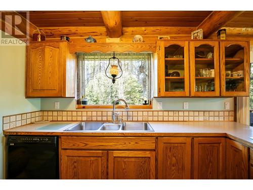 811 Chasm Road, Clinton, BC - Indoor Photo Showing Kitchen With Double Sink