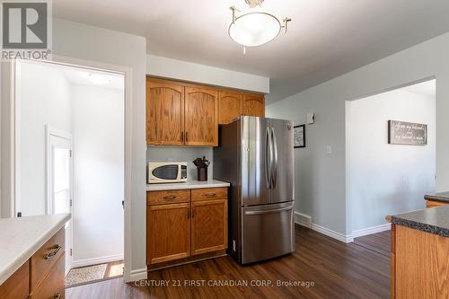 90 Moore Street, Aylmer (Ay), ON - Indoor Photo Showing Kitchen