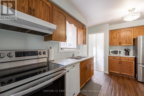 90 Moore Street, Aylmer (Ay), ON - Indoor Photo Showing Kitchen With Double Sink