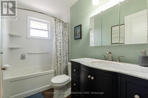 90 Moore Street, Aylmer (Ay), ON - Indoor Photo Showing Bathroom