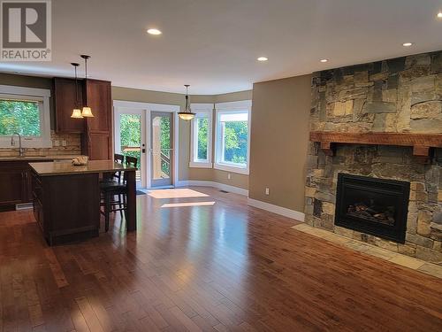 1030 Mcrae Road, Quesnel, BC - Indoor Photo Showing Living Room With Fireplace