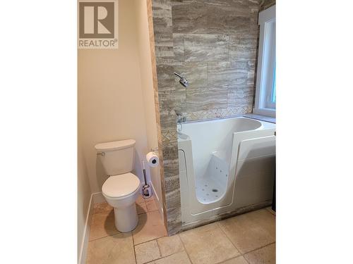 1030 Mcrae Road, Quesnel, BC - Indoor Photo Showing Bathroom