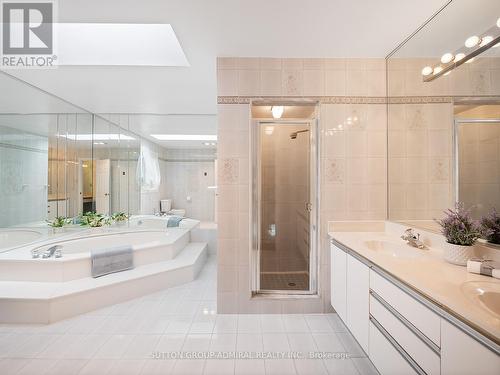 582 Spring Gate Boulevard, Vaughan, ON - Indoor Photo Showing Bathroom