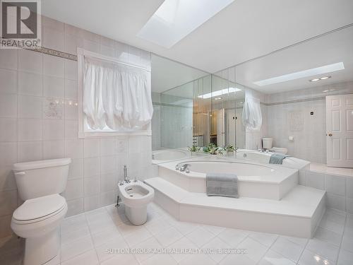 582 Spring Gate Boulevard, Vaughan, ON - Indoor Photo Showing Bathroom