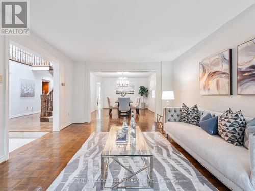 582 Spring Gate Boulevard, Vaughan, ON - Indoor Photo Showing Living Room