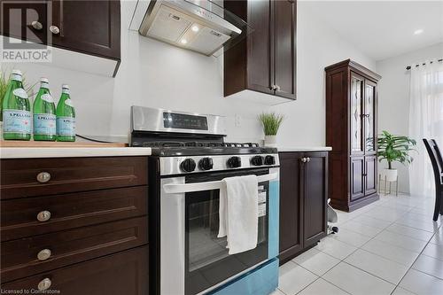 18 Curtis Street, Breslau, ON - Indoor Photo Showing Kitchen