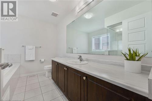 18 Curtis Street, Breslau, ON - Indoor Photo Showing Bathroom