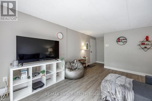 31 - 43 Taunton Road E, Oshawa (Centennial), ON - Indoor Photo Showing Living Room