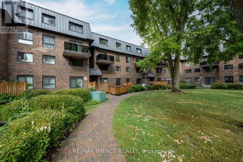 31 - 43 Taunton Road E, Oshawa (Centennial), ON - Outdoor