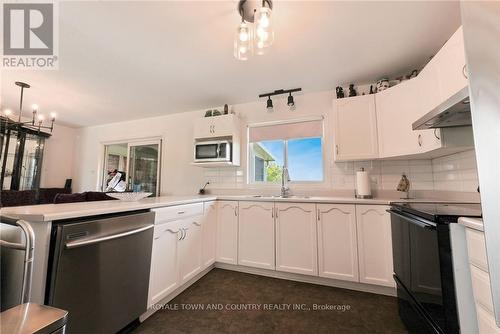 505 Scotch Line Road, Kawartha Lakes (Dunsford), ON - Indoor Photo Showing Kitchen