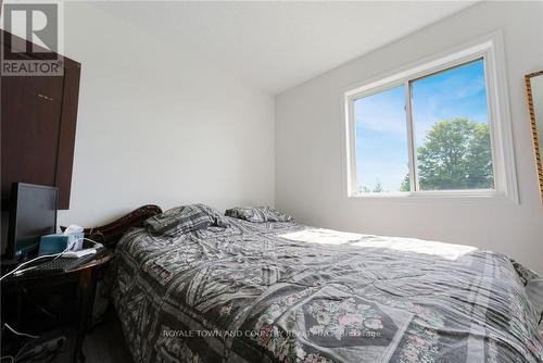 505 Scotch Line Road, Kawartha Lakes (Dunsford), ON - Indoor Photo Showing Bedroom