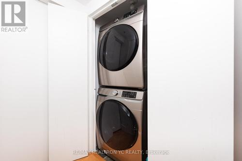 105 - 436 Wellington Street W, Toronto (Waterfront Communities), ON - Indoor Photo Showing Laundry Room