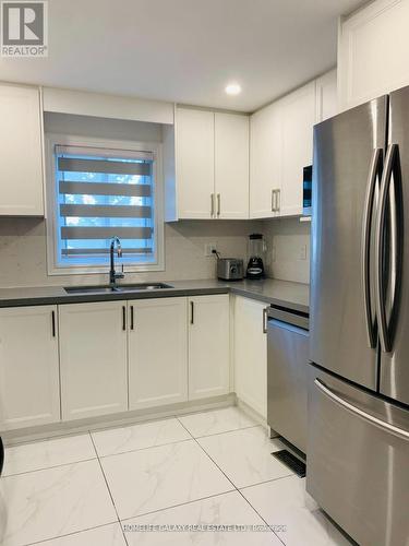 34 Greypoint Drive, Toronto (Malvern), ON - Indoor Photo Showing Kitchen With Double Sink