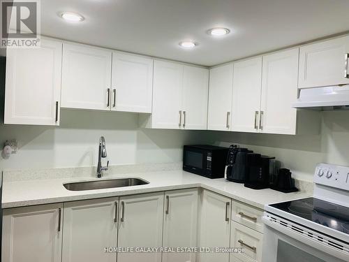 34 Greypoint Drive, Toronto (Malvern), ON - Indoor Photo Showing Kitchen