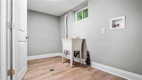 139 Longwood Road N, Hamilton, ON - Indoor Photo Showing Other Room