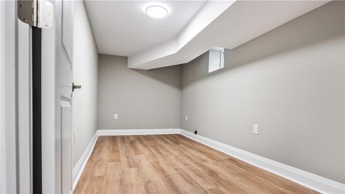 139 Longwood Road N, Hamilton, ON - Indoor Photo Showing Other Room