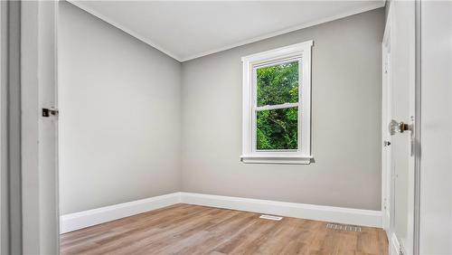 139 Longwood Road N, Hamilton, ON - Indoor Photo Showing Other Room