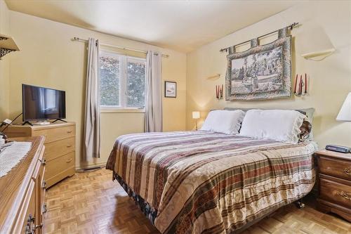 4012 Kingston Court, Burlington, ON - Indoor Photo Showing Bedroom