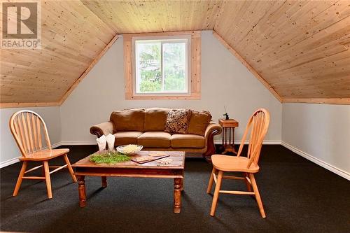 27 Grace Street, Westmeath, ON - Indoor Photo Showing Living Room