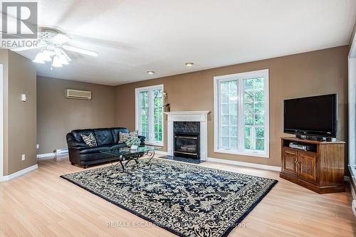 16 Durham Road, Hamilton (Stoney Creek), ON - Indoor Photo Showing Living Room With Fireplace