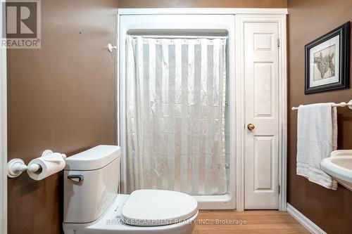 16 Durham Road, Hamilton (Stoney Creek), ON - Indoor Photo Showing Bathroom