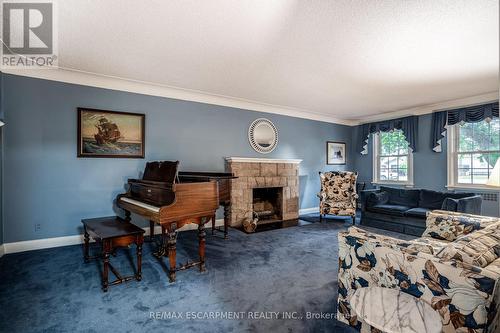 16 Durham Road, Hamilton (Stoney Creek), ON - Indoor Photo Showing Living Room With Fireplace