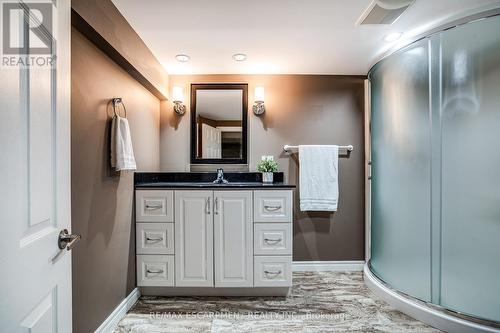 16 Durham Road, Hamilton (Stoney Creek), ON - Indoor Photo Showing Bathroom