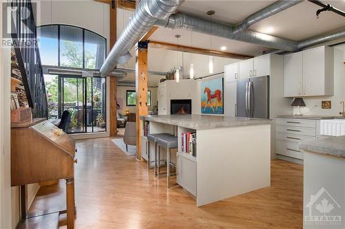 Urban tree fort, tucked away from the hustle and bustle of the city - 95 Beech Street Unit#303, Ottawa, ON - Indoor Photo Showing Kitchen With Upgraded Kitchen