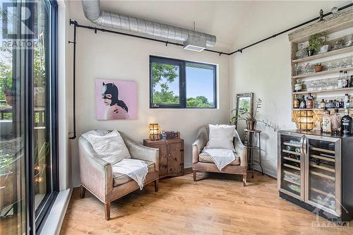 Lovely den would be easy to partition off if you were seeking more privacy in the unit - 95 Beech Street Unit#303, Ottawa, ON - Indoor