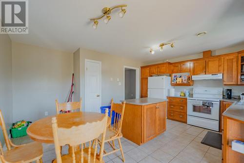 77 Almond Crescent, Stj, NL - Indoor Photo Showing Kitchen