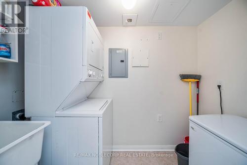 410 - 2500 Rutherford Road, Vaughan, ON - Indoor Photo Showing Laundry Room