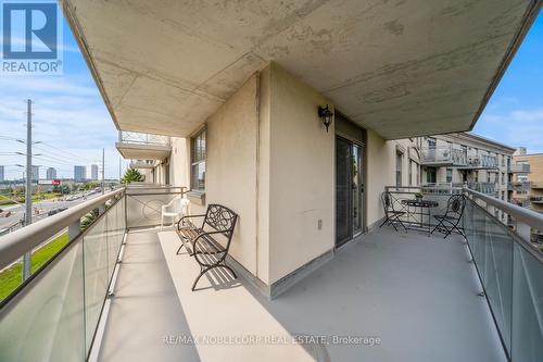 410 - 2500 Rutherford Road, Vaughan, ON - Outdoor With Balcony With Exterior