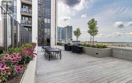 803 - 9085 Jane Street, Vaughan, ON - Outdoor