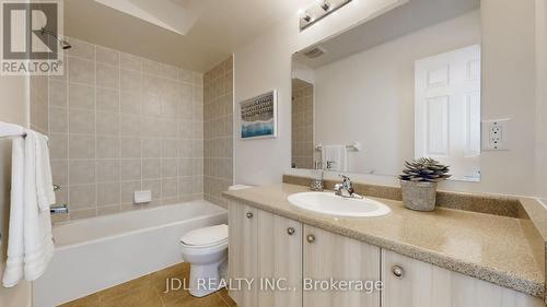 65 Riding Mountain Dr Drive E, Richmond Hill, ON - Indoor Photo Showing Bathroom