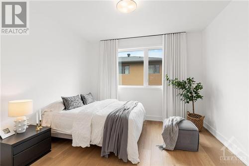 379 Dominion Avenue, Ottawa, ON - Indoor Photo Showing Bedroom