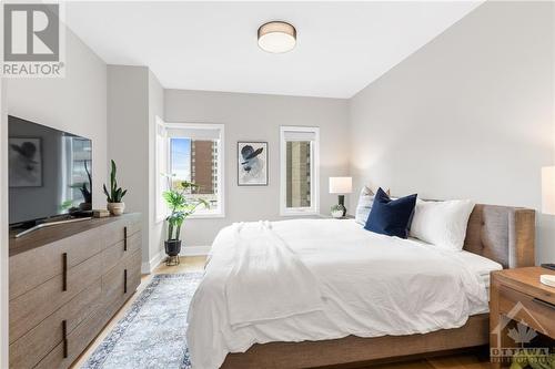 379 Dominion Avenue, Ottawa, ON - Indoor Photo Showing Bedroom