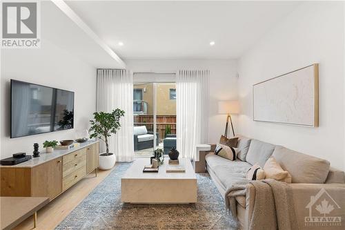 379 Dominion Avenue, Ottawa, ON - Indoor Photo Showing Living Room