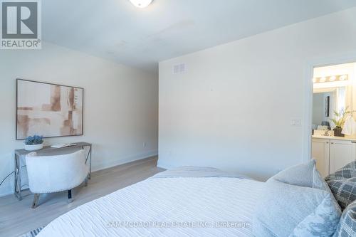 1949 Barbertown Road, Mississauga (Central Erin Mills), ON - Indoor Photo Showing Bedroom