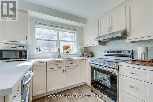 2973 Garnethill Way, Oakville (West Oak Trails), ON - Indoor Photo Showing Kitchen