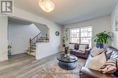 2973 Garnethill Way, Oakville (West Oak Trails), ON - Indoor Photo Showing Living Room