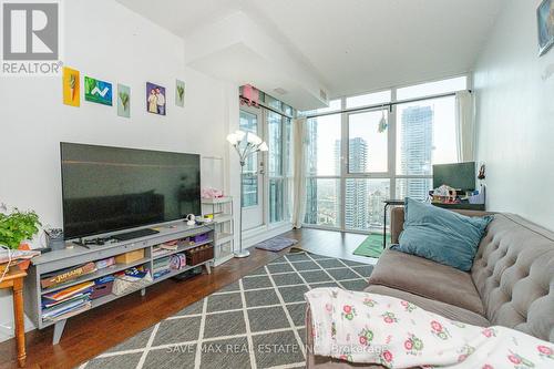 2908 - 4070 Confederation Parkway, Mississauga (City Centre), ON - Indoor Photo Showing Living Room