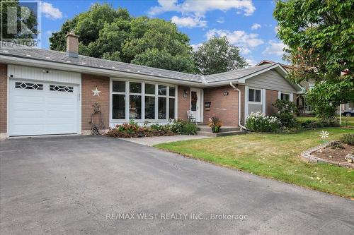 1311 Elgin Crescent, Oakville (Iroquois Ridge South), ON - Outdoor With Facade