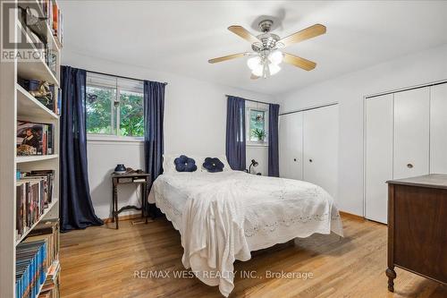 1311 Elgin Crescent, Oakville (Iroquois Ridge South), ON - Indoor Photo Showing Bedroom