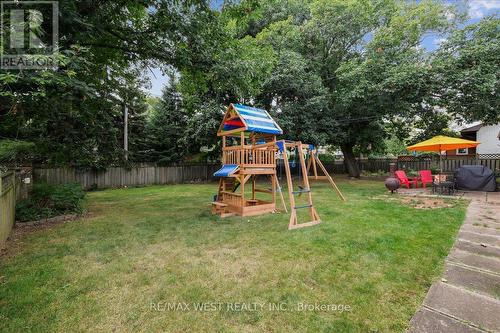 1311 Elgin Crescent, Oakville (Iroquois Ridge South), ON - Outdoor With Backyard