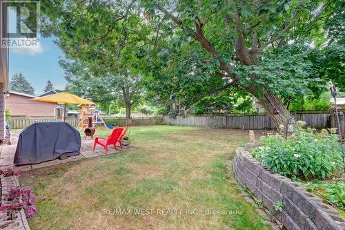 1311 Elgin Crescent, Oakville (Iroquois Ridge South), ON - Outdoor