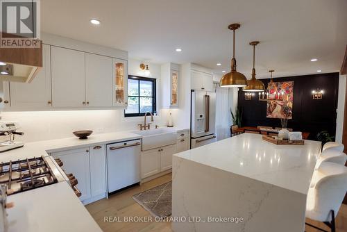 34 Alderway Avenue, Brampton (Brampton South), ON - Indoor Photo Showing Kitchen With Upgraded Kitchen