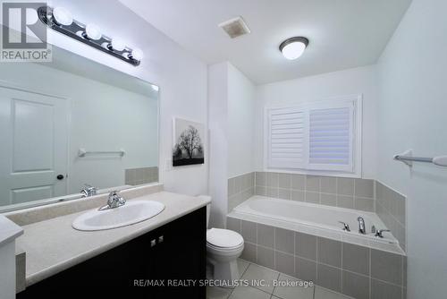 35 Merrybrook Trail, Brampton (Northwest Brampton), ON - Indoor Photo Showing Bathroom