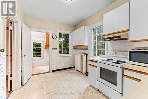 16 Indian Rd Crescent, Toronto (High Park North), ON - Indoor Photo Showing Kitchen